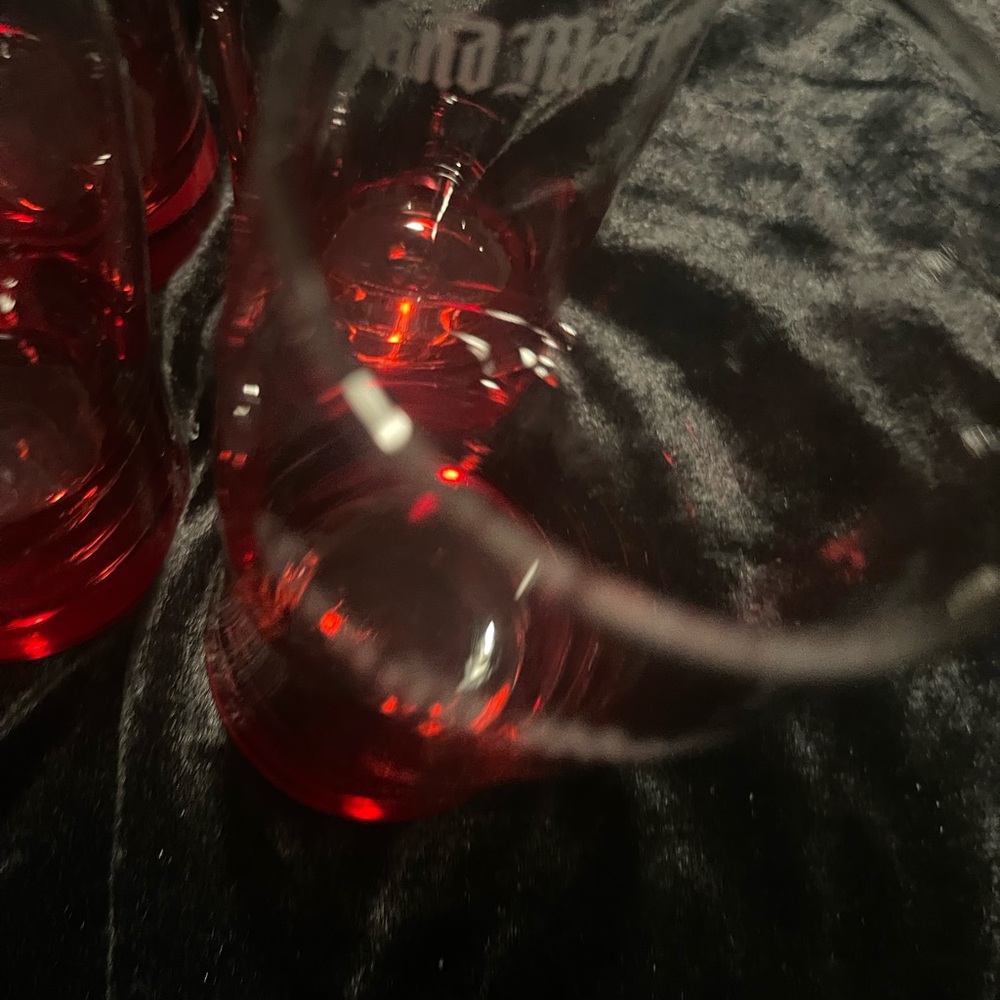 Red Glass Set - Picture 6 of 9